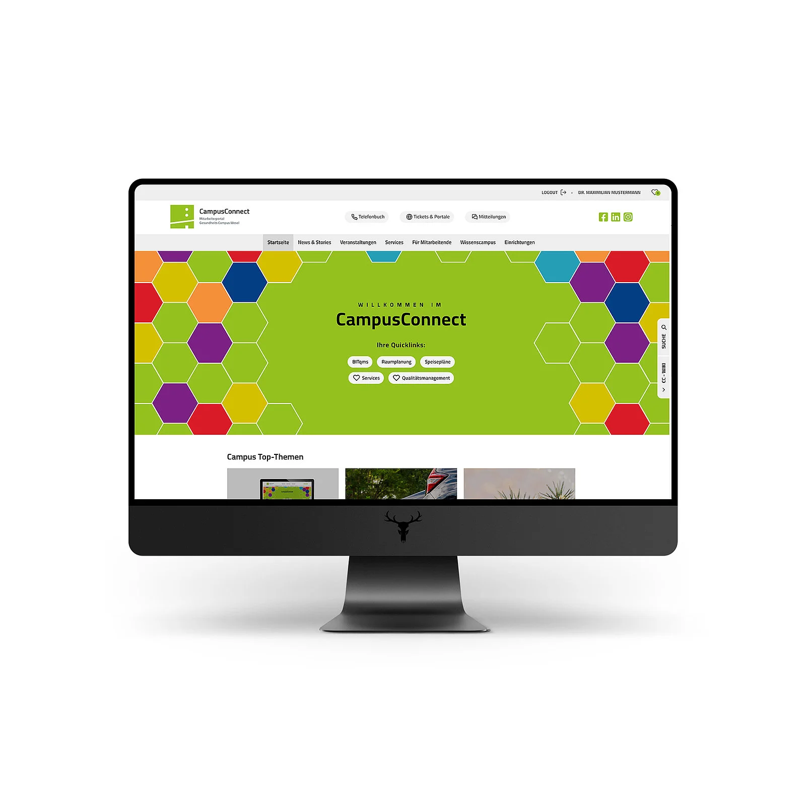 Das grüne Webdesign des neuen Mitarbeiterportals mit dem CMS TYPO3 vom Gesundheitscampus Wesel. Die Startseite ist grün mit bunten Kacheln, darunter sind Qucklinks zu sehen.